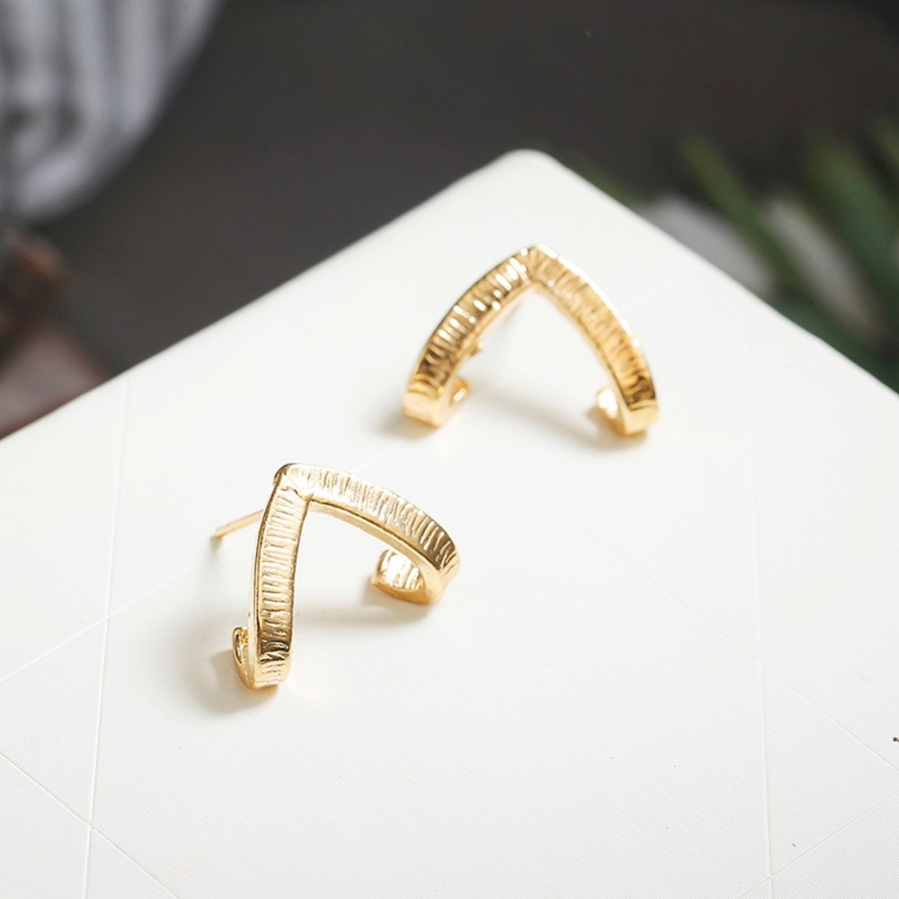 Gold Goldtone Geometric Cuff Stud Huggie Earrings - Picture 2 of 6